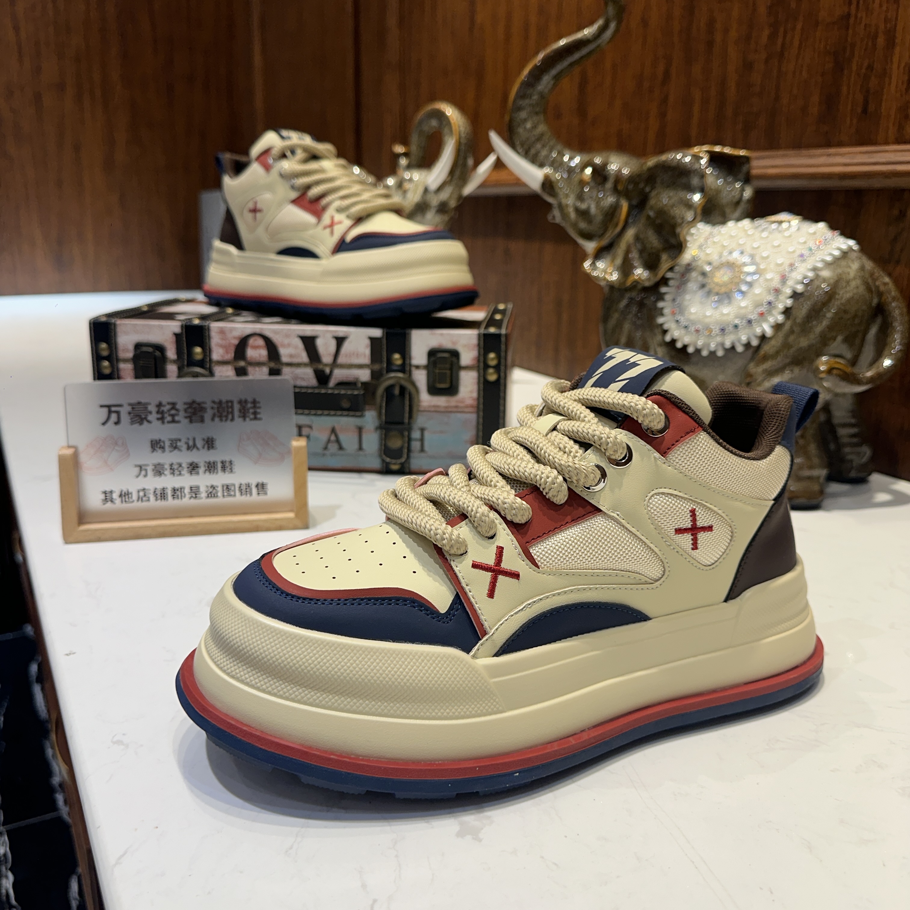 2025广州原版轻奢拼色潮鞋纯色老爹鞋运动休闲鞋休闲鞋学院风板鞋