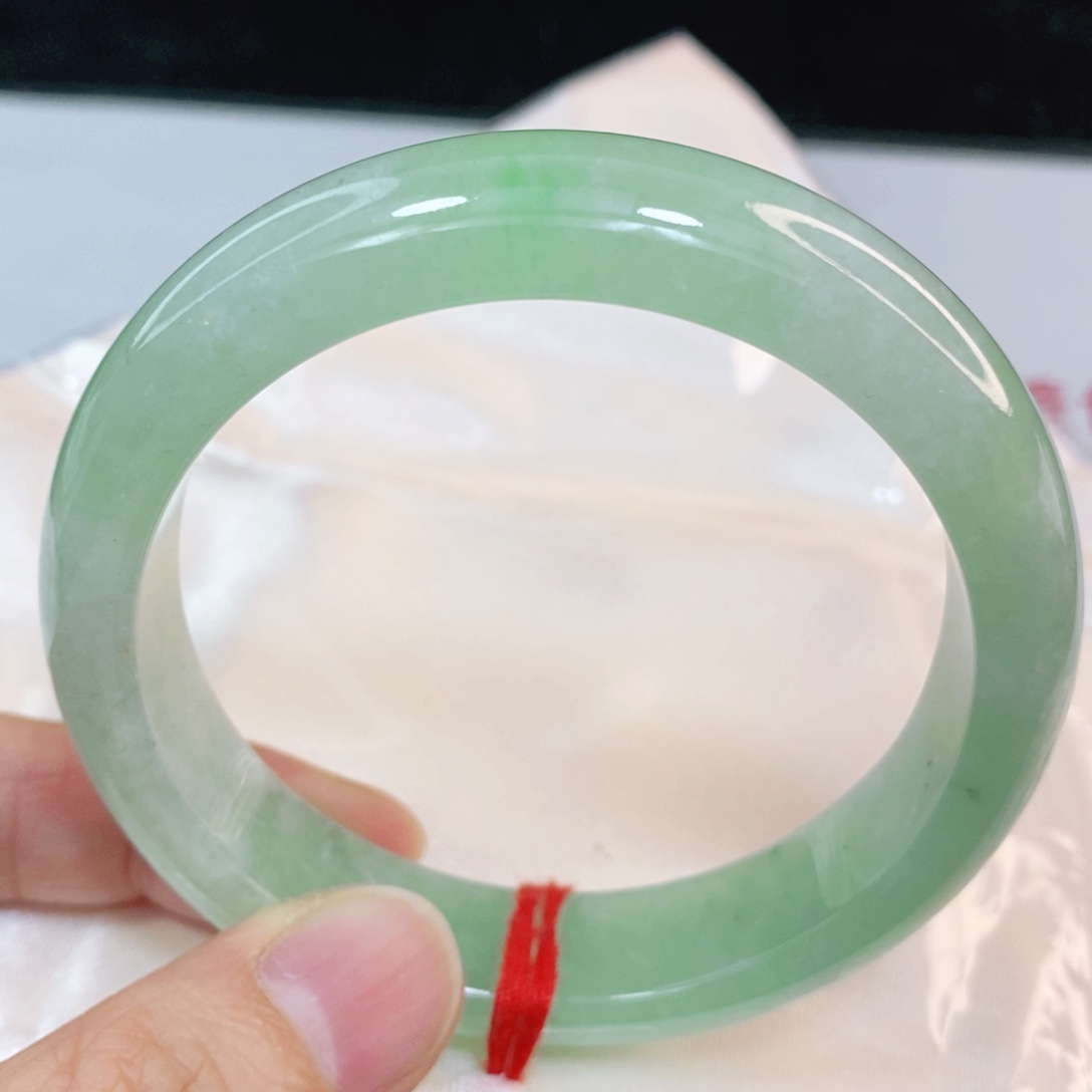 翡翠手镯未镶嵌九*57.8圈口正圈