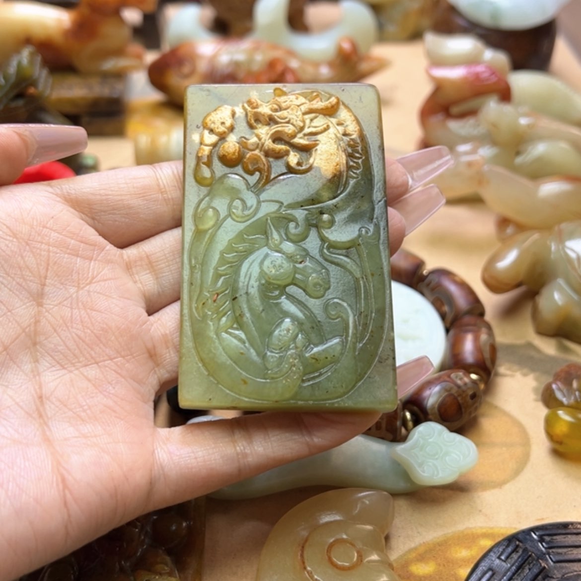 【闪购商品】蛇纹石玉颈饰未镶嵌