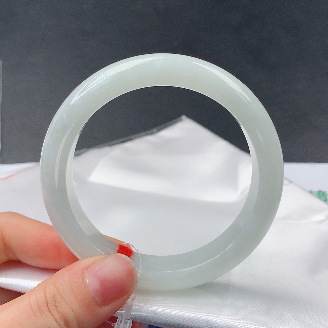 翡翠手镯未镶嵌63正56