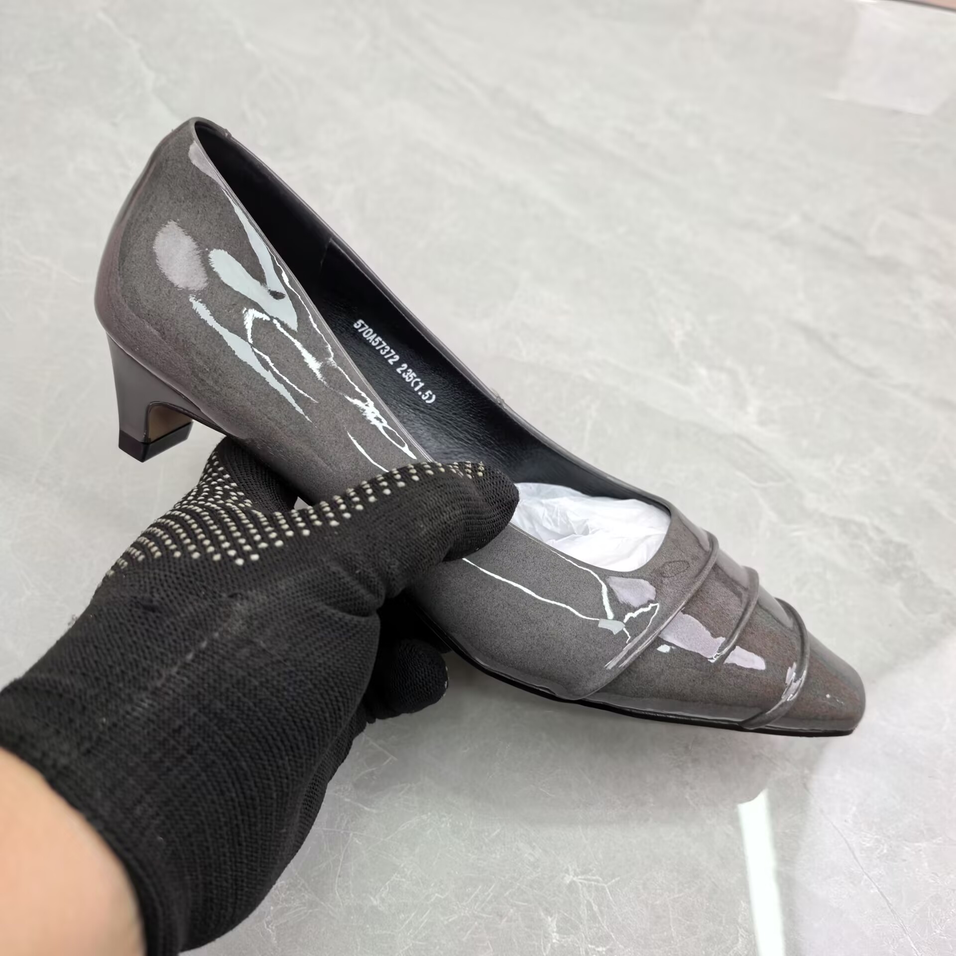 单鞋女57372孤品d区36/39码