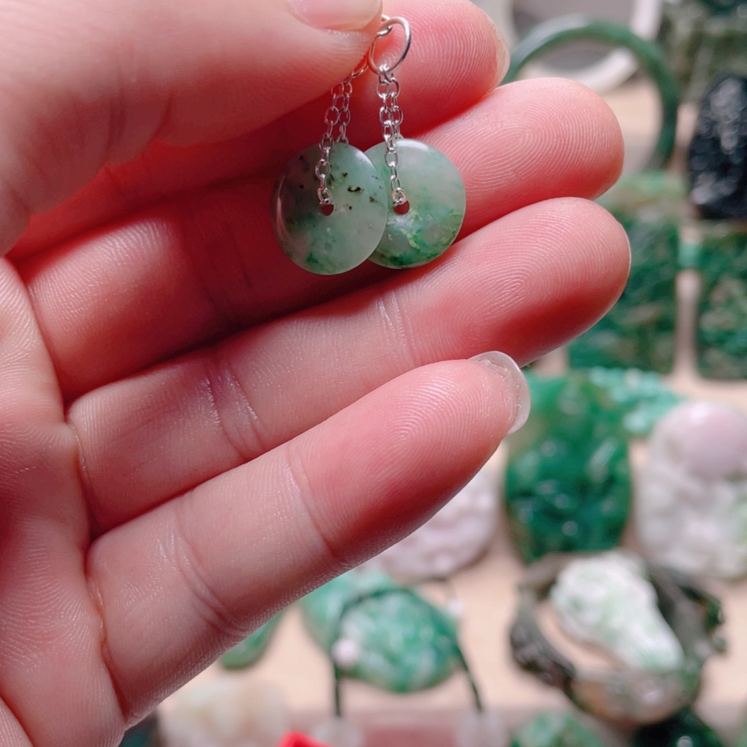 独山玉未镶嵌颈饰