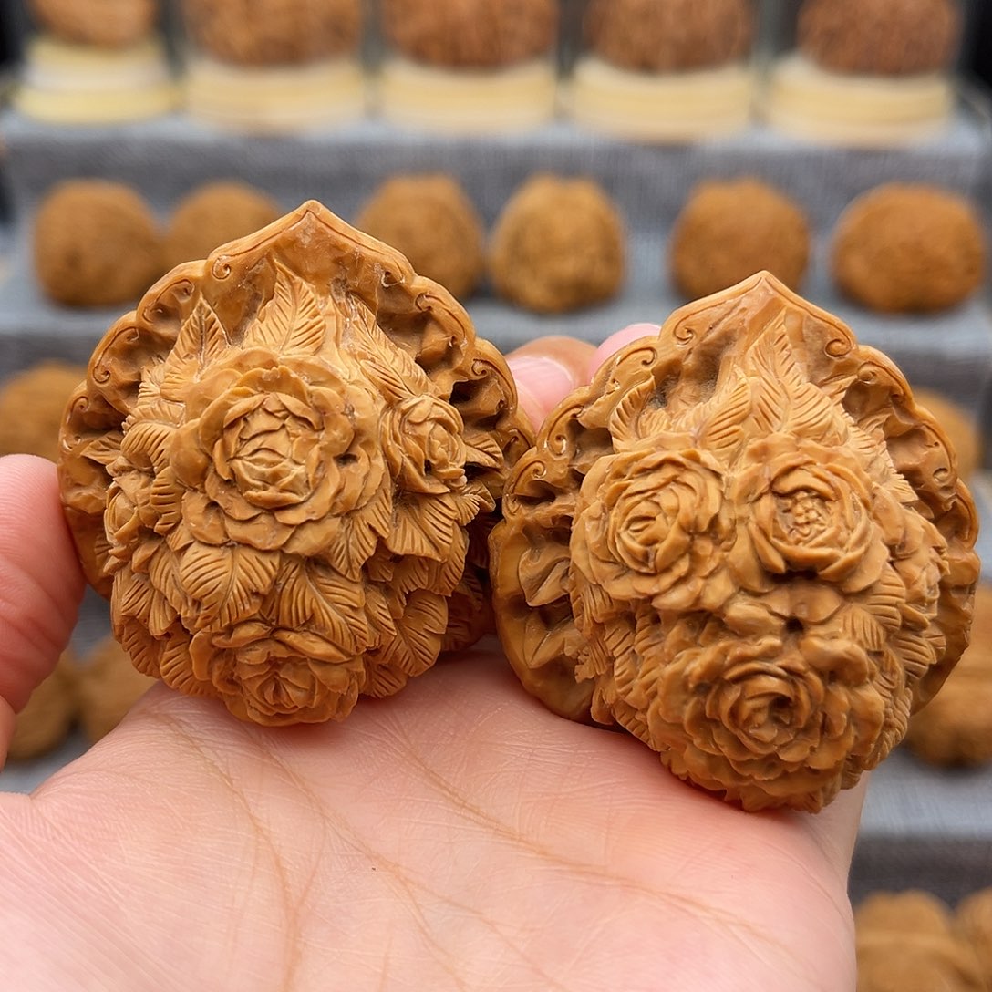 核桃把件花开富贵