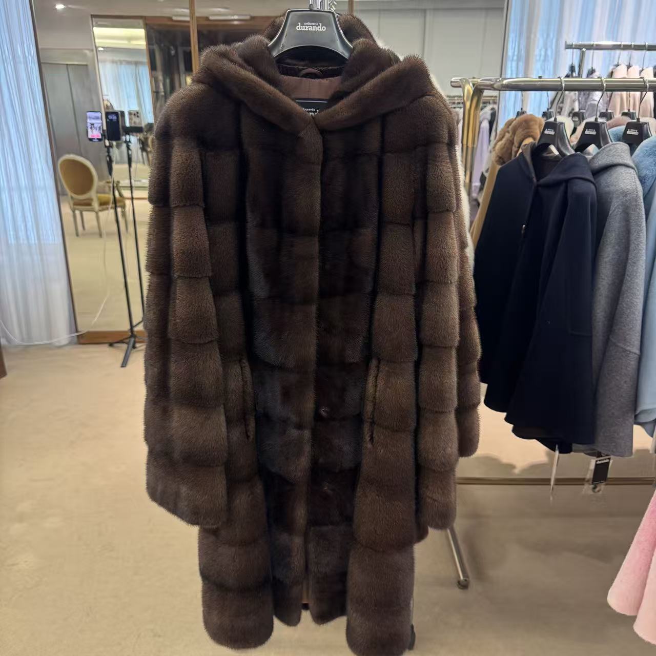 未使用 MaxMara Durando 棕色长款皮草