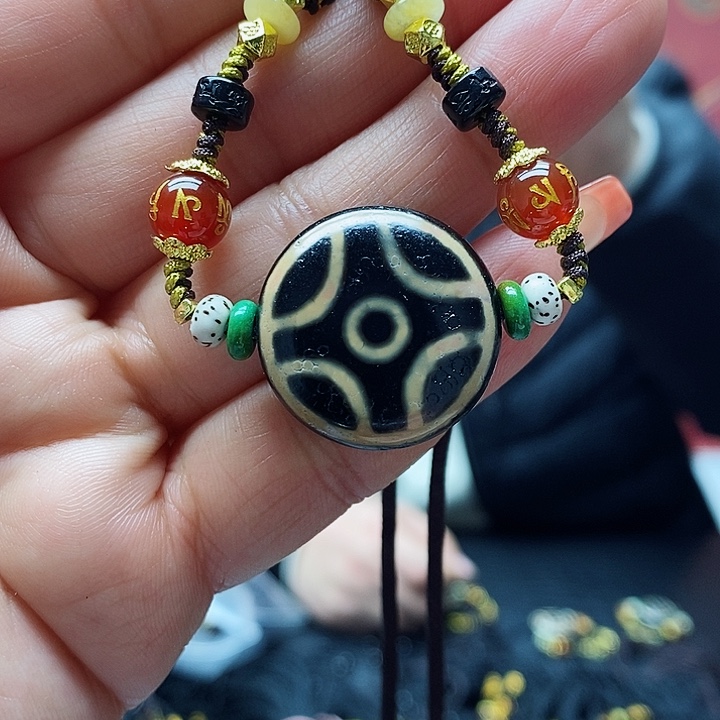 玛瑙/玉髓颈饰合金