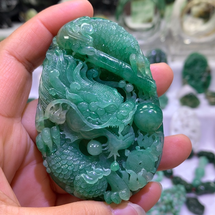 青***刚独山玉未镶嵌颈饰