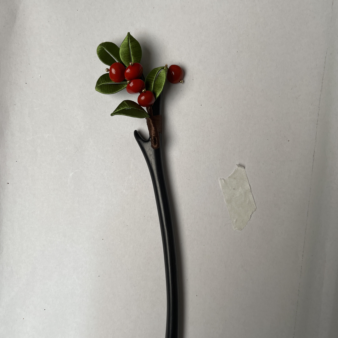紫光檀主体特色手工缠花红豆发饰