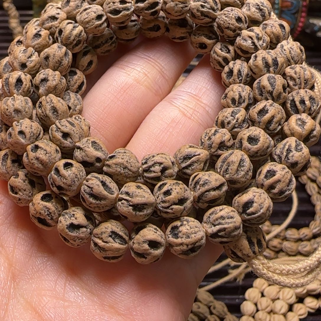 谁***仗柏香籽/百香籽吊坠