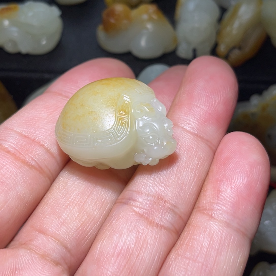 和田玉颈饰未镶嵌藏*住