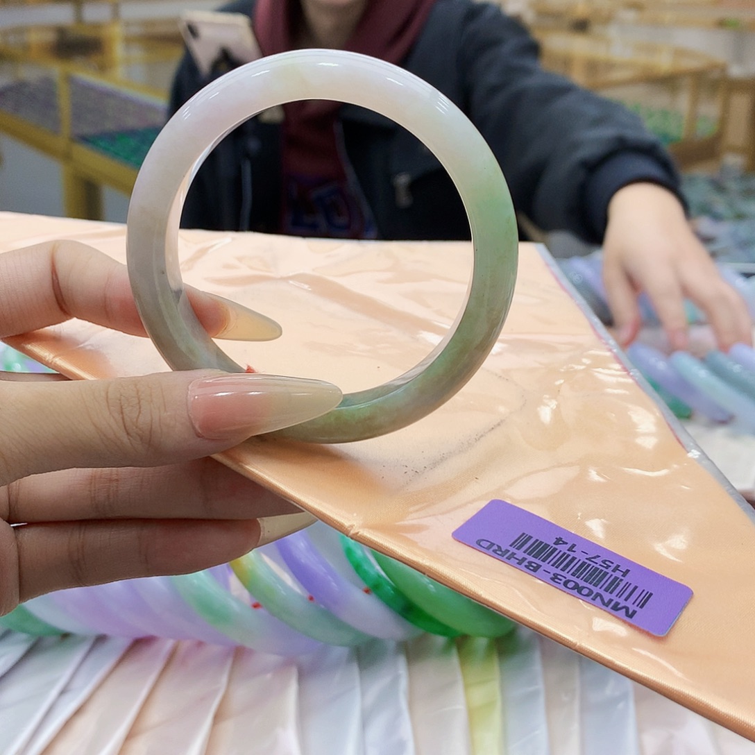 翡翠未镶嵌手镯hh