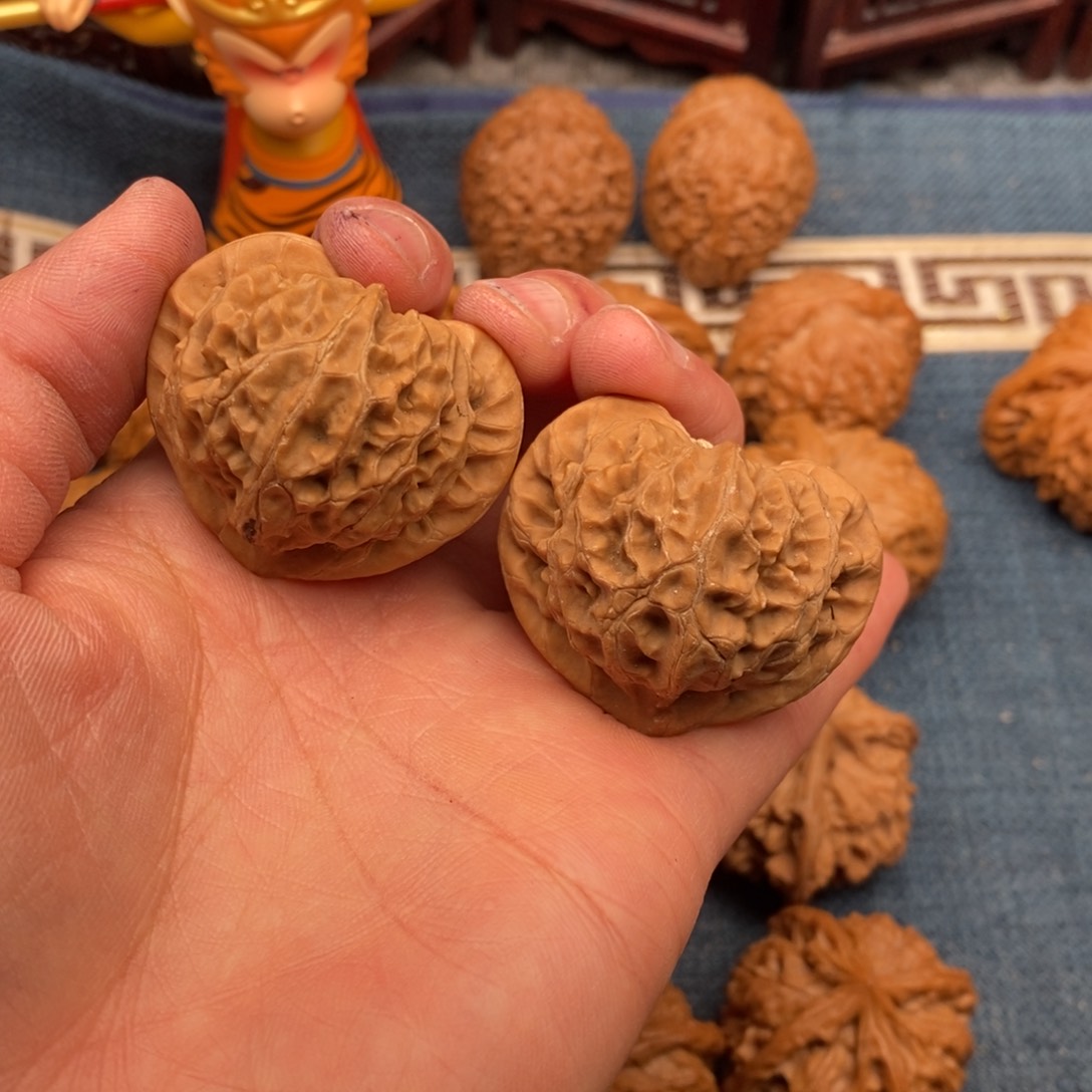 文玩核桃把件泠*39全品桃心宫灯