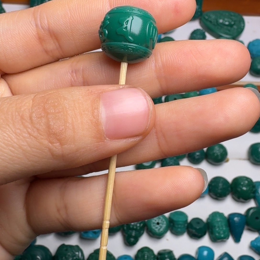 琉璃颈饰科技松配饰