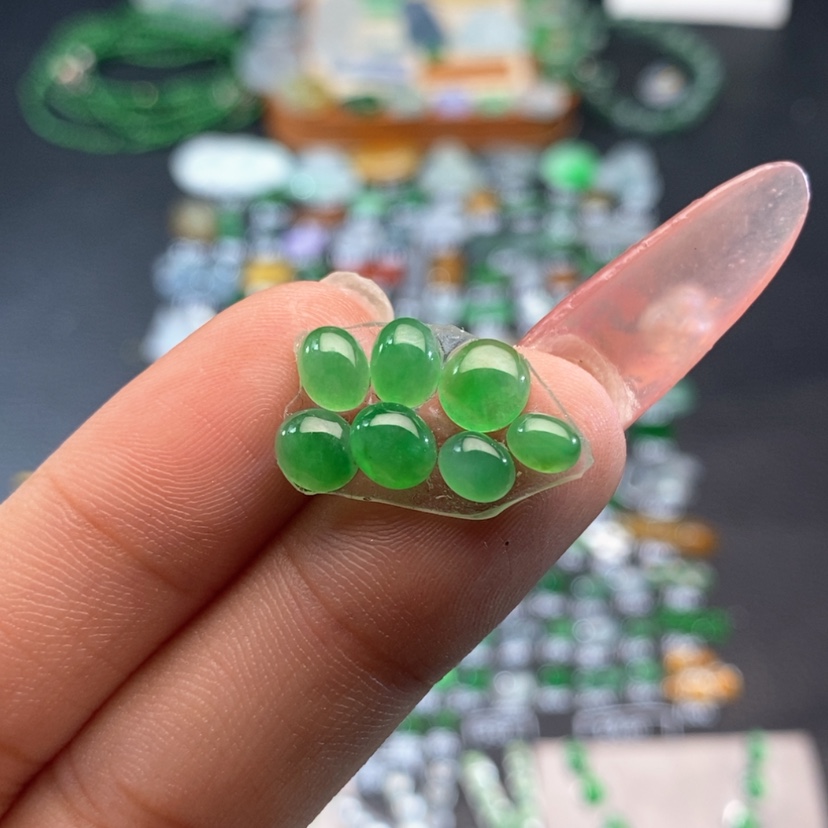 【闪购商品】翡翠挂件未镶嵌蛋