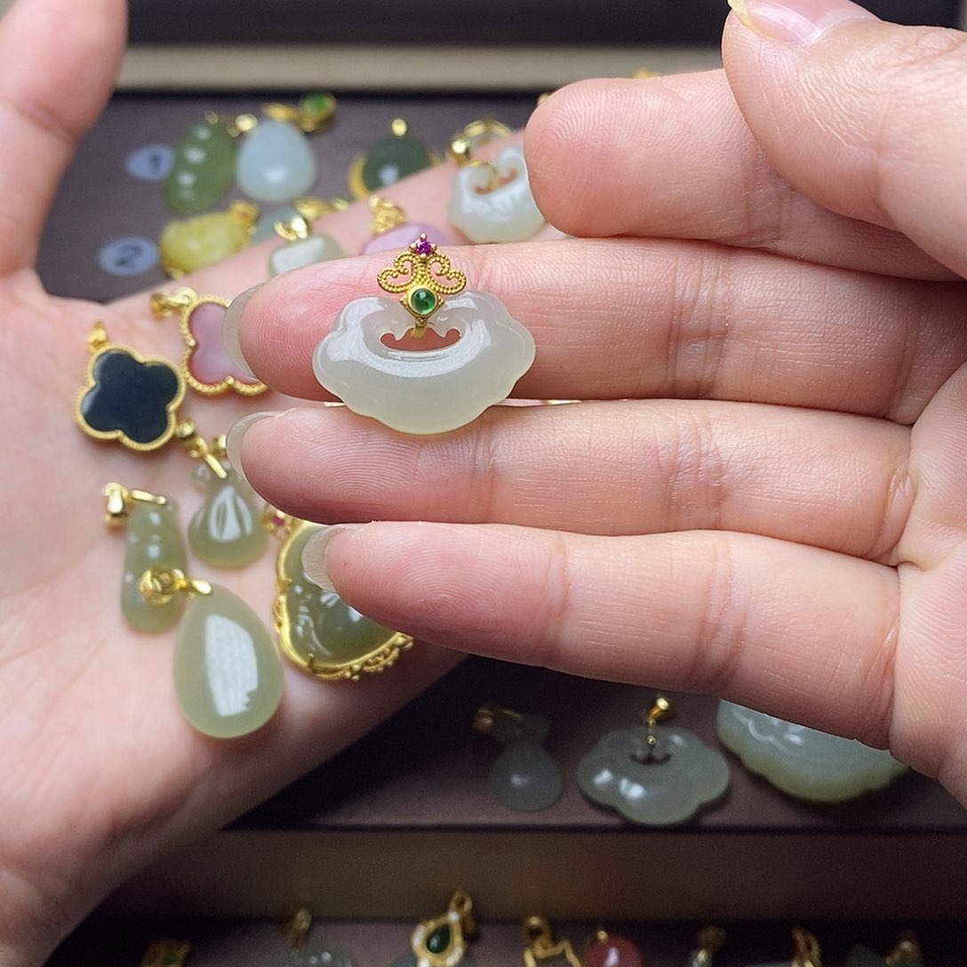 和田玉颈饰银S925镶嵌