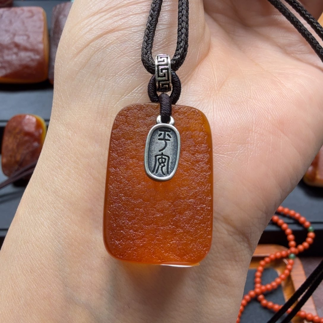 未镶嵌琥珀吊坠(赠链)