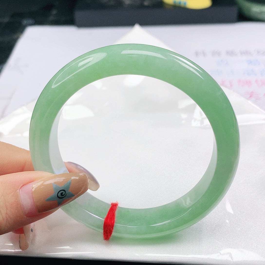 翡翠未镶嵌手镯翡翠55.7甜果绿正圈