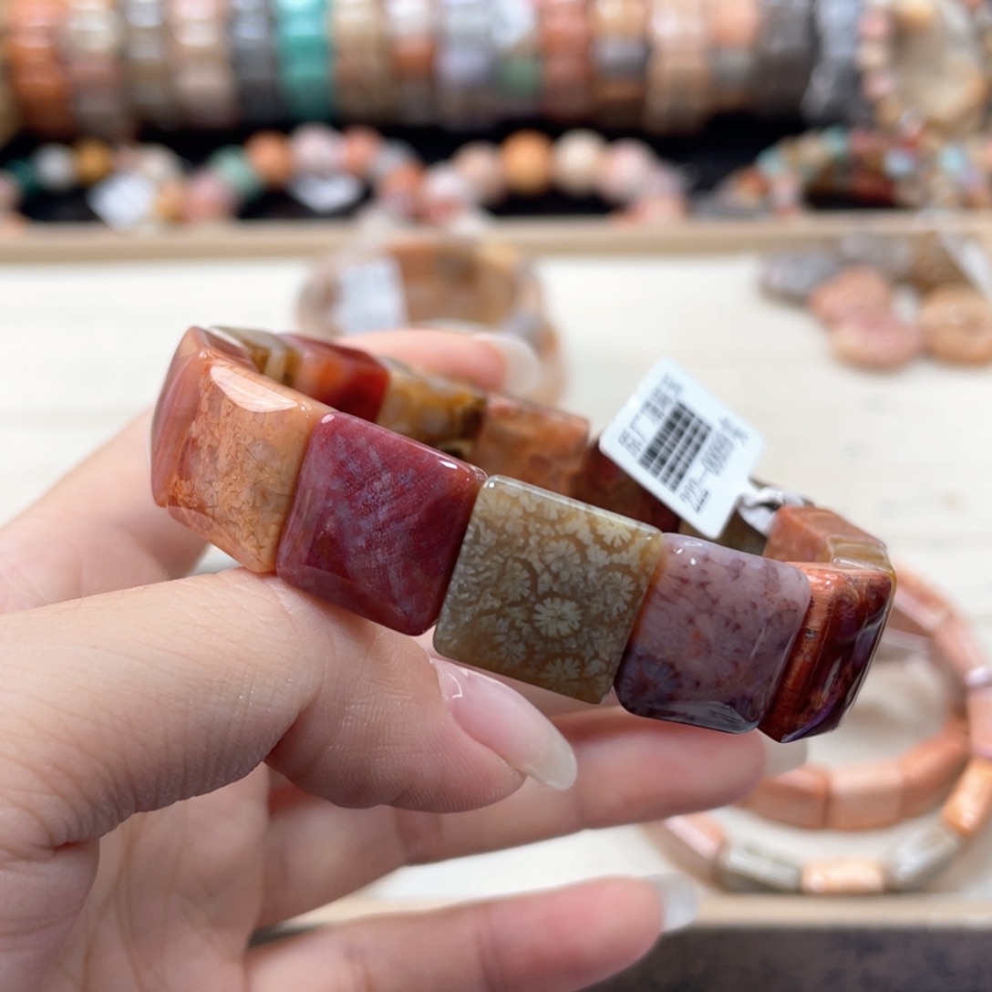 硅化珊瑚（珊瑚玉）手链未镶嵌颜*125