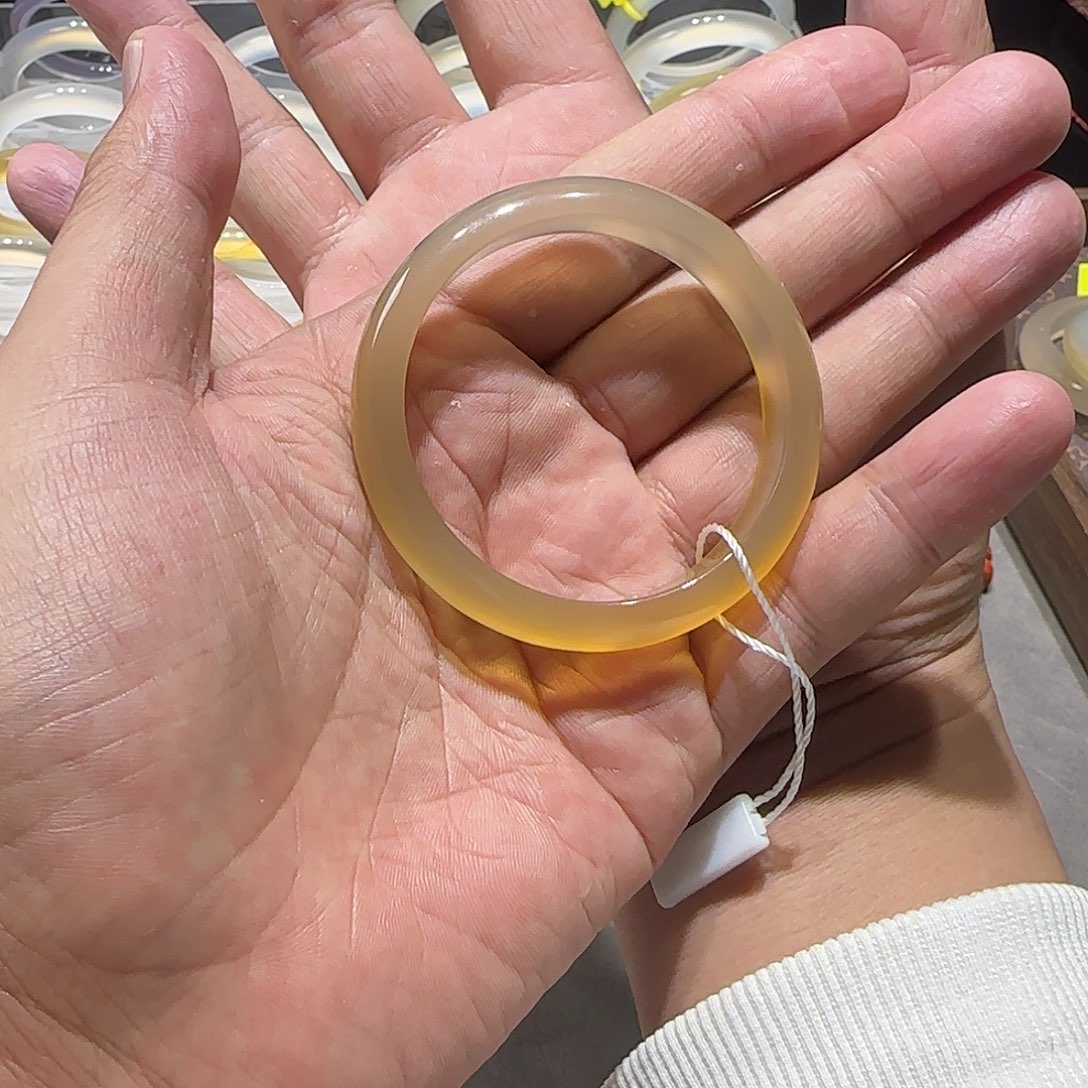 玛瑙/玉髓手镯未镶嵌好*?
