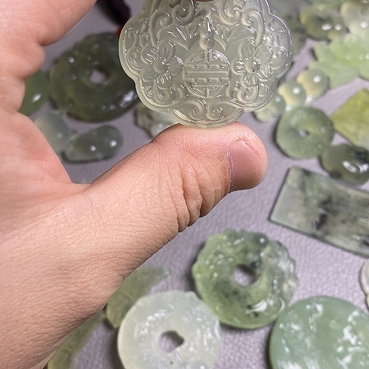 蛇纹石玉合金颈饰