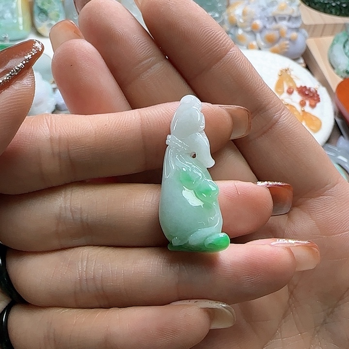 翡翠颈饰未镶嵌飘绿福袋