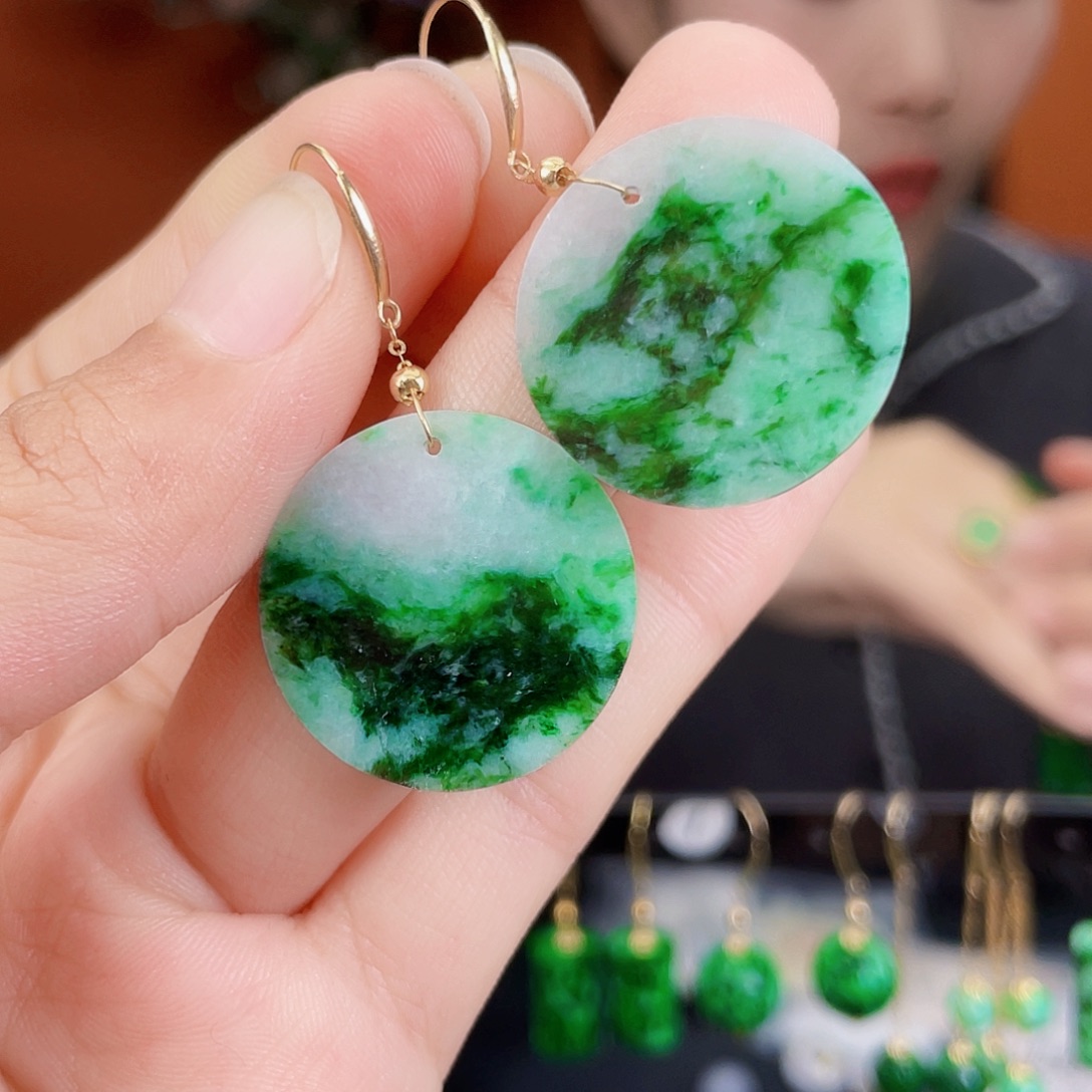 翡翠18K金镶嵌耳饰