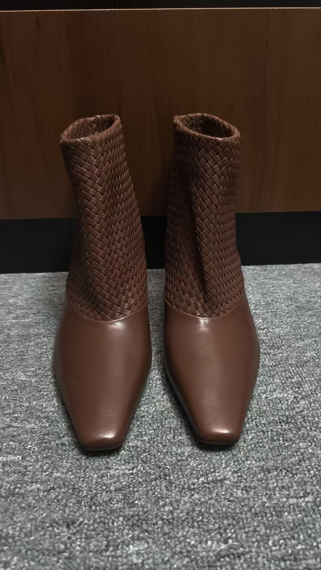 DW25048  2025年秋冬新款手工编织中筒女靴方头复古时尚短靴