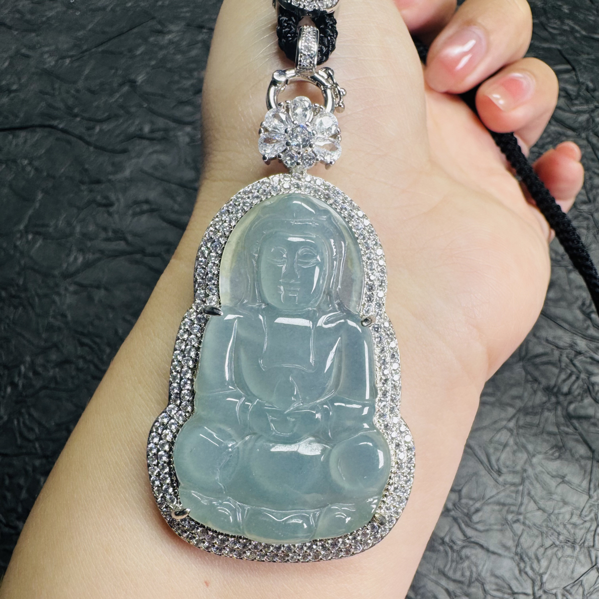 天然翡翠精工高冰大观音吊坠（多样性发其一 含绳）