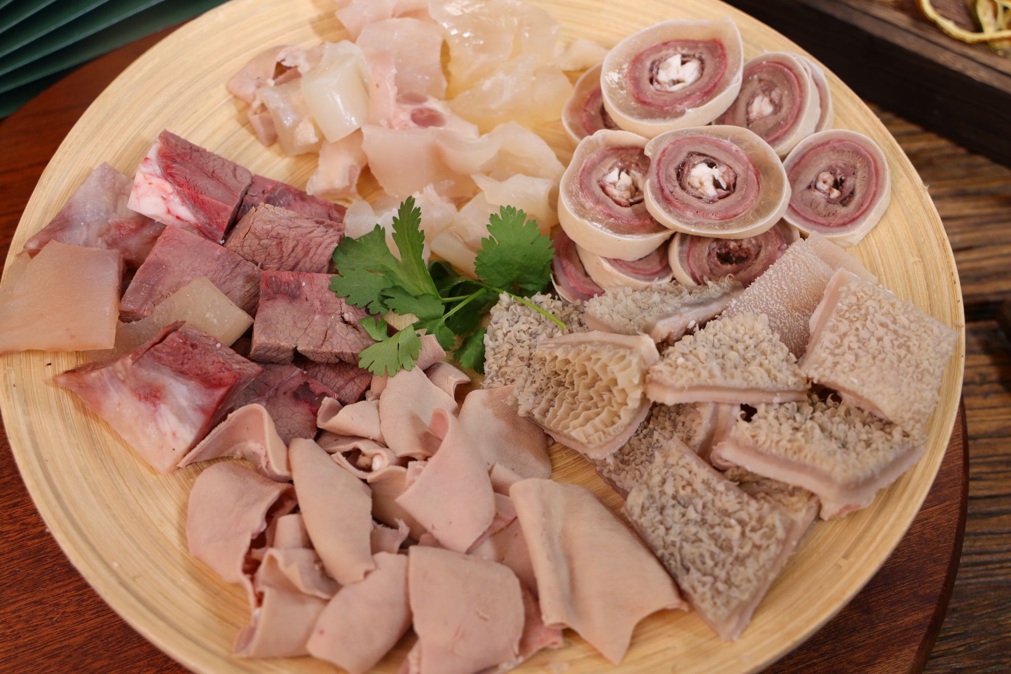 牛杂半成品新鲜熟食商用牛杂煲冷冻牛筋牛肠牛肚牛头肉