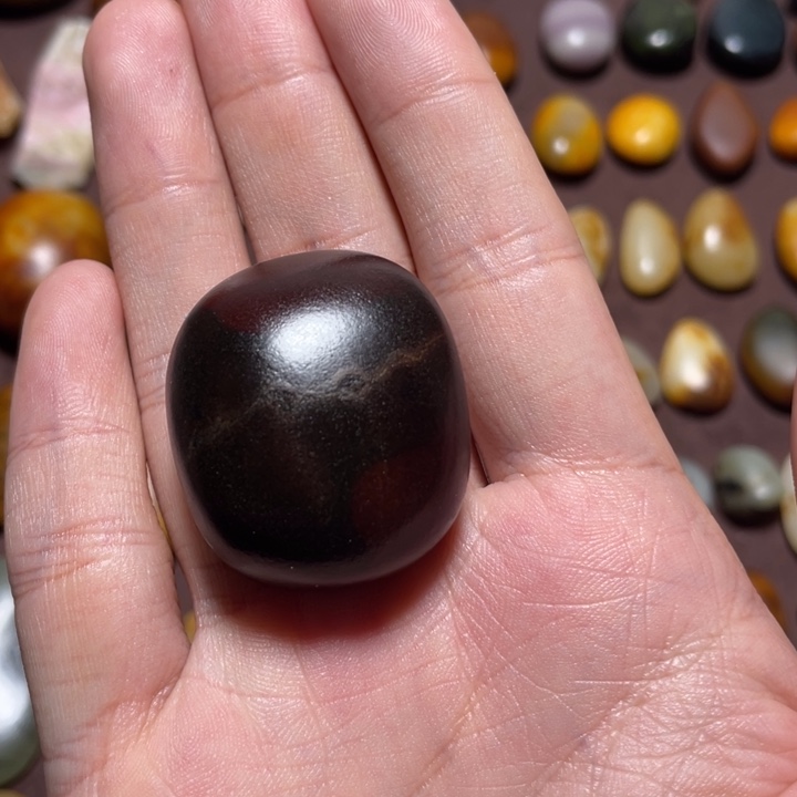 V***S和田玉未镶嵌珠宝奇石