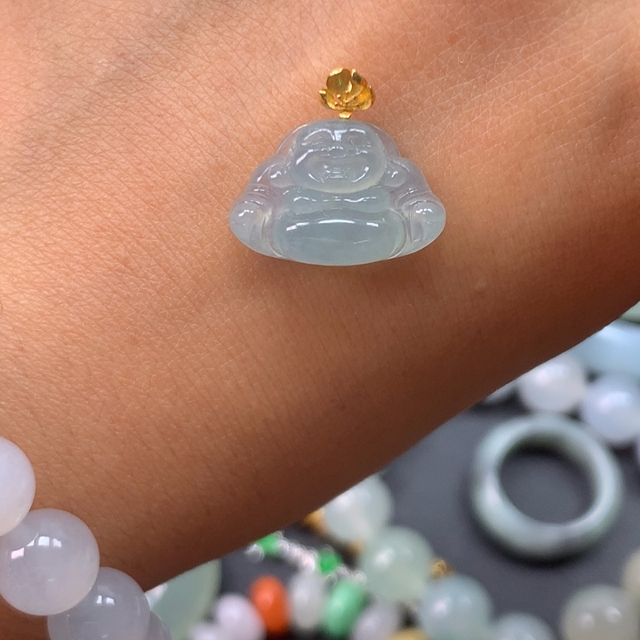 翡翠未镶嵌颈饰佛公