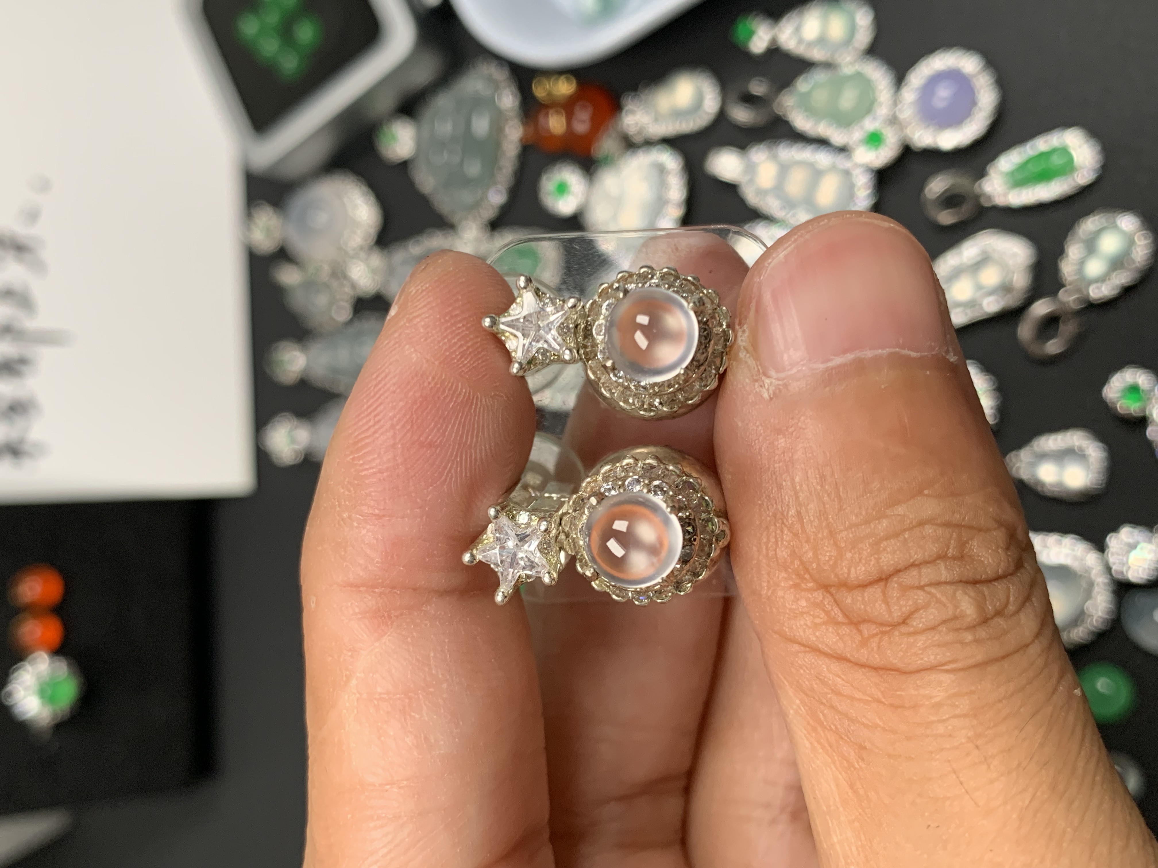 天然缅甸翡翠高冰玻璃蛋面（一对）