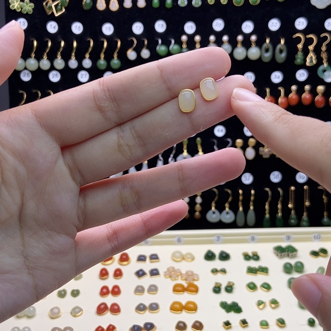 银S925镀金镶嵌和田玉耳饰