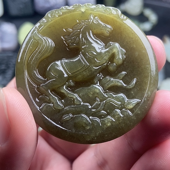 午***马和田玉（糖玉）未镶嵌颈饰