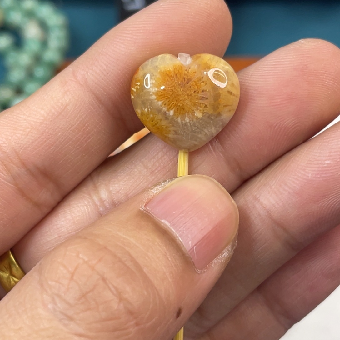 未镶嵌手镯硅化玉