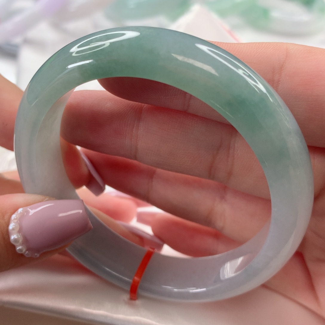 翡翠手镯未镶嵌56圈口