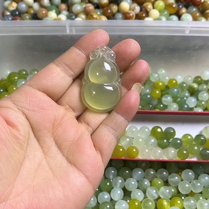 合金蛇纹石玉颈饰