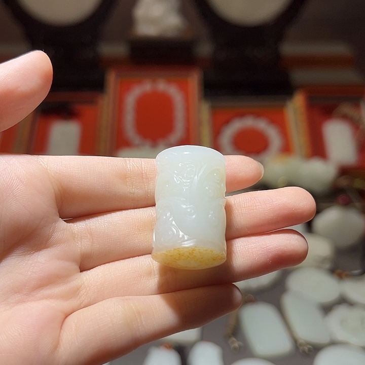 时***弃和田玉（糖玉）未镶嵌颈饰