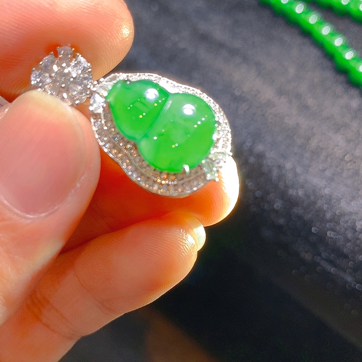 【闪购商品】翡翠颈饰银S925镶嵌翡翠