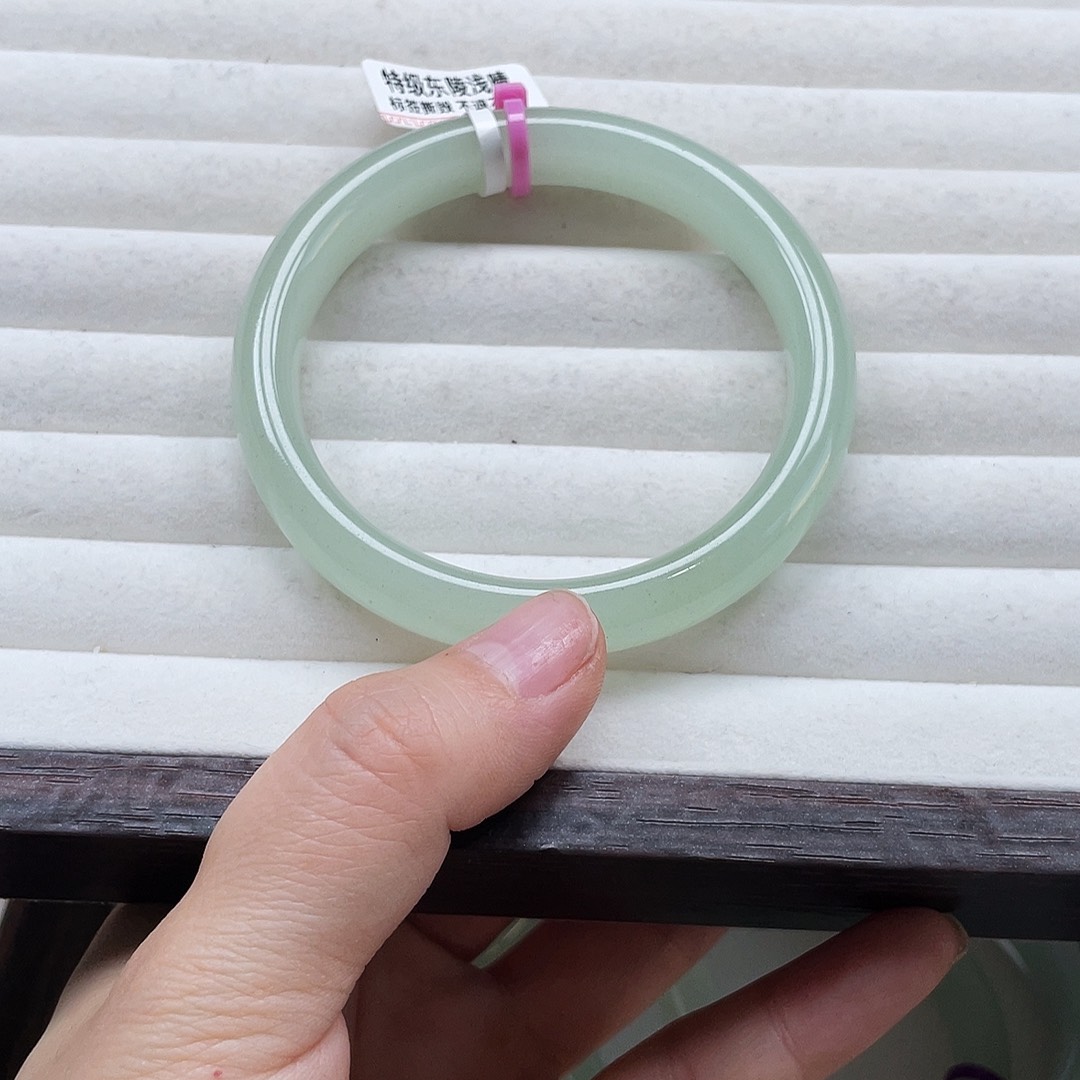 清***M石英质玉未镶嵌手镯11