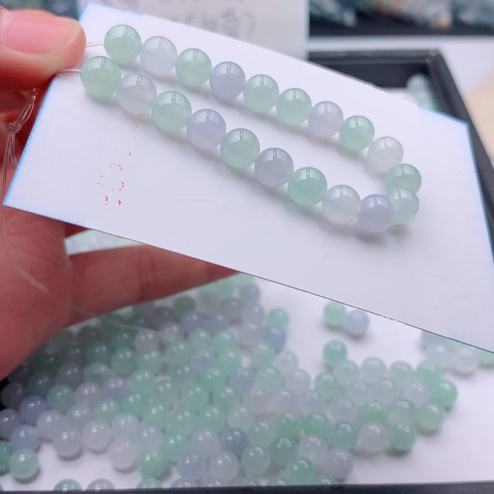 用***_翡翠未镶嵌手链多样性