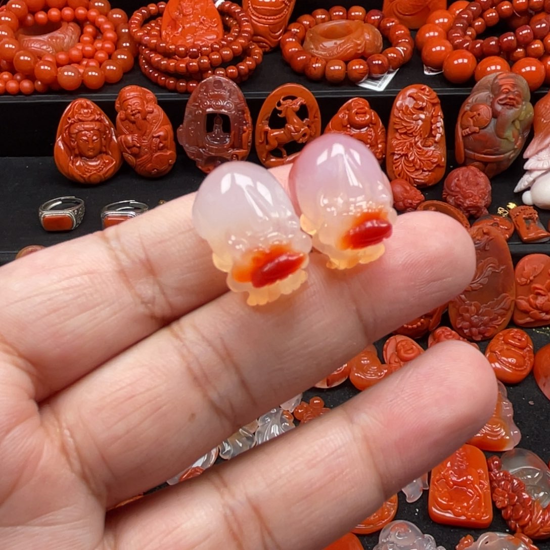 南红玛瑙未镶嵌冰飘鸿运当头貔貅2个