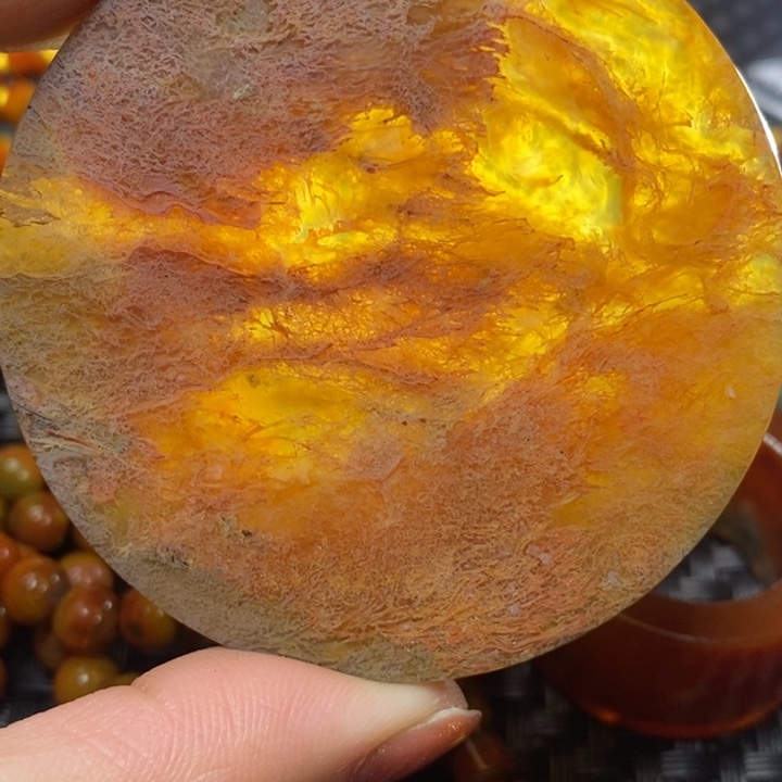 玛瑙/玉髓颈饰未镶嵌羊****窗