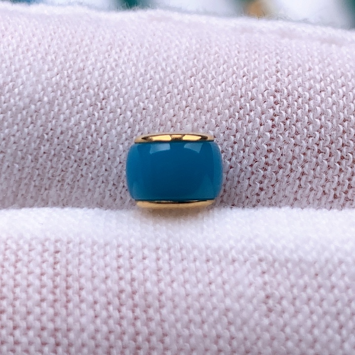 绿松石车挂18K金镶嵌