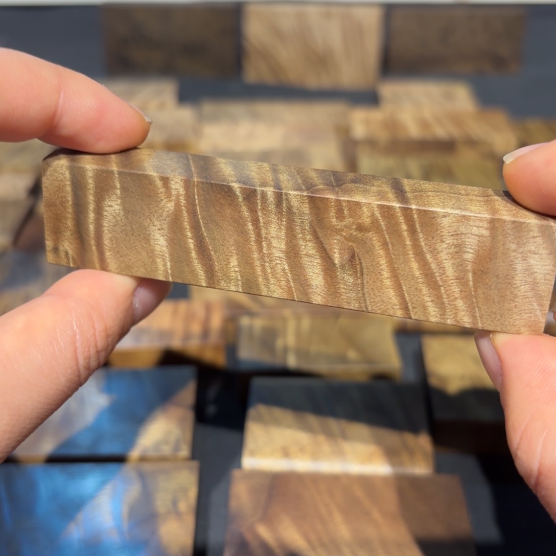 *****金丝楠木无事牌材料