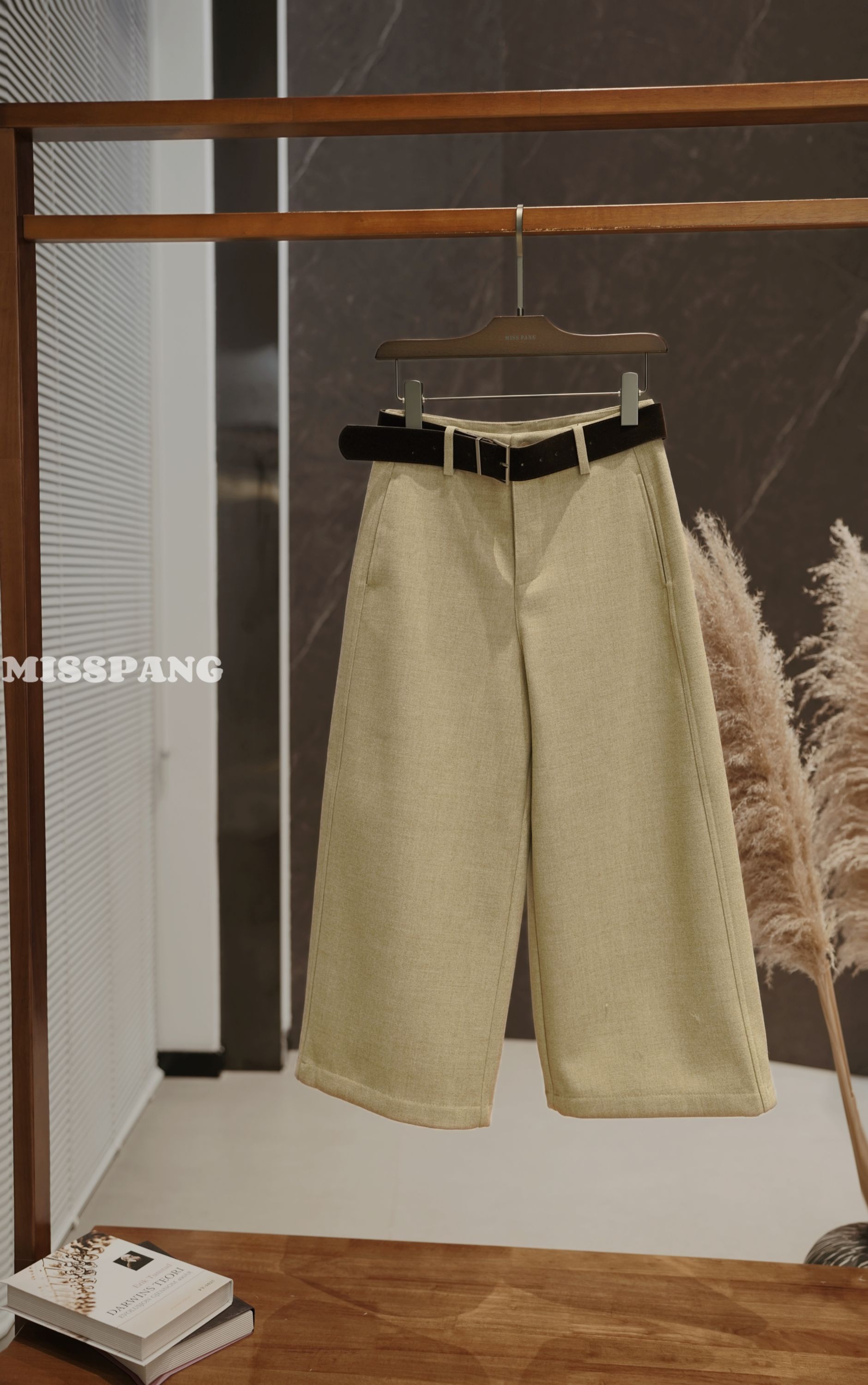 气质休闲卡其八分裤