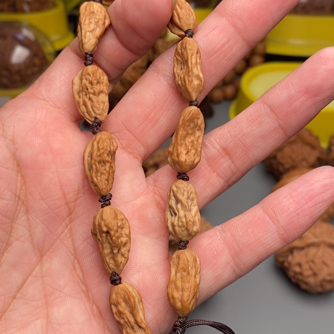 木质类文玩核桃瓜子手串