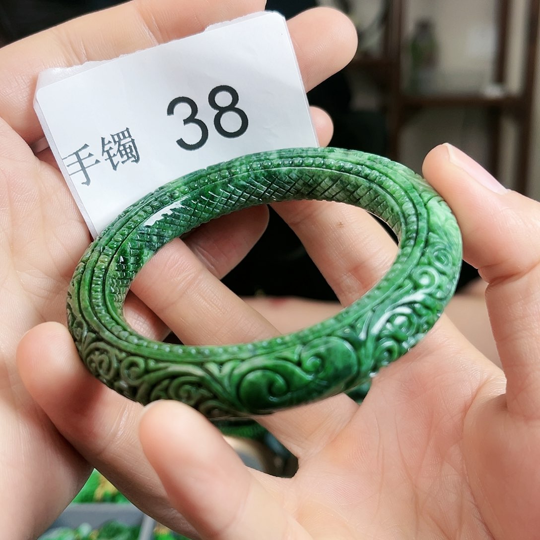 翡翠手镯未镶嵌手镯58.2