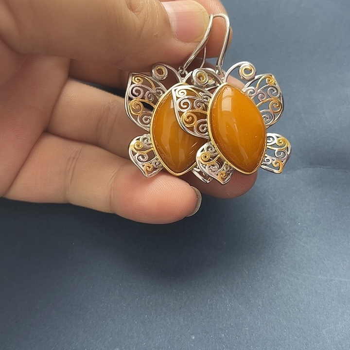 琥珀未镶嵌裸石耳坠