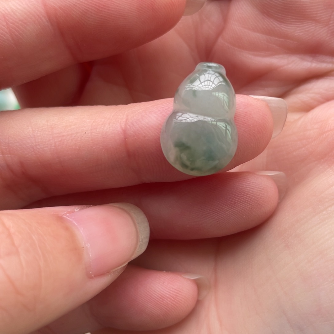 翡翠颈饰未镶嵌葫芦