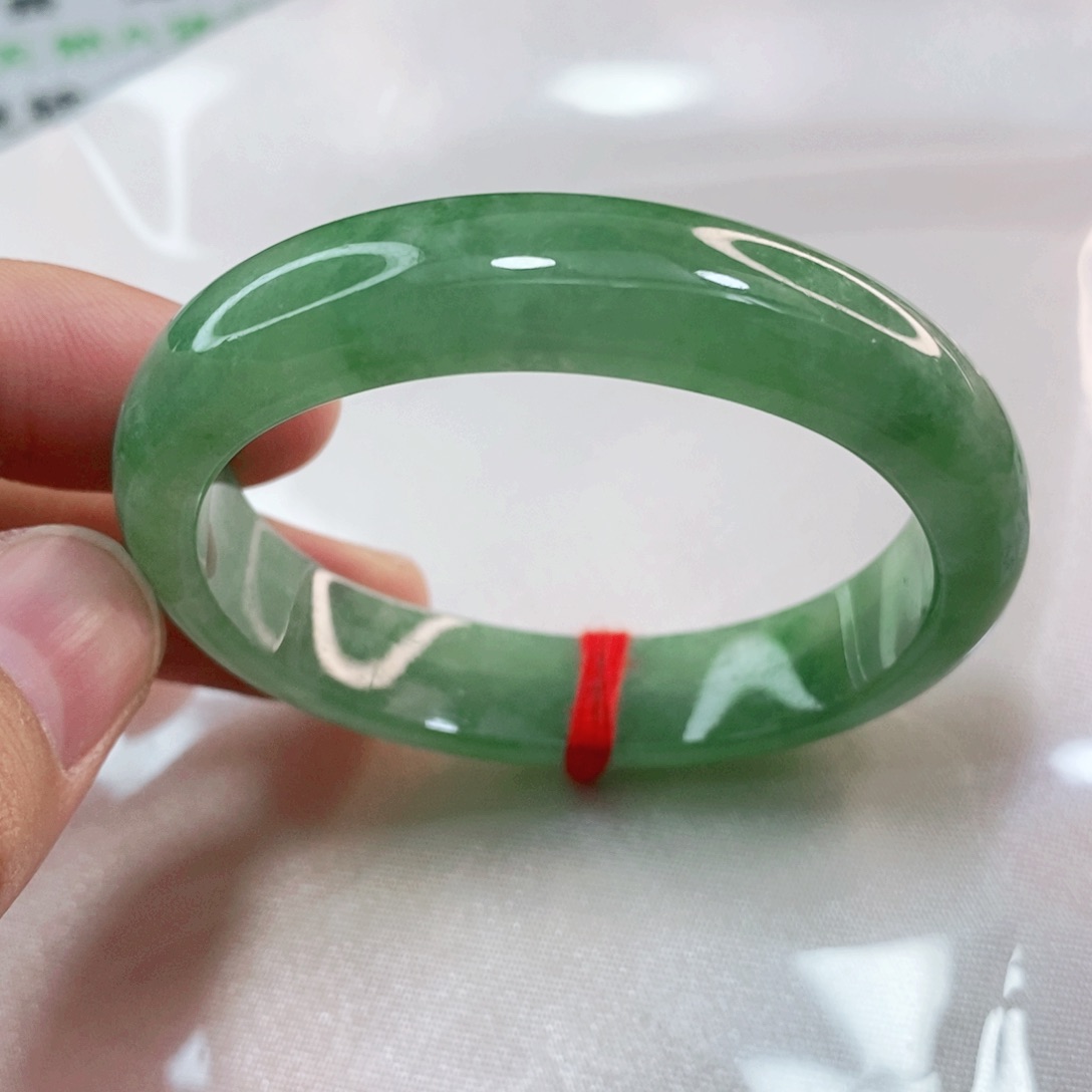 翡翠手镯未镶嵌49.7圈口贵妃